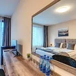 Hotel Valemo House