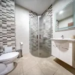 Valemo House Hotel *