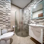 Hotel Valemo House
