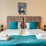 Valemo House Hotel *