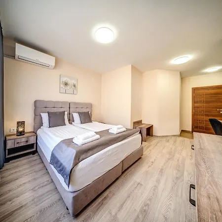 Valemo House Отель Девин