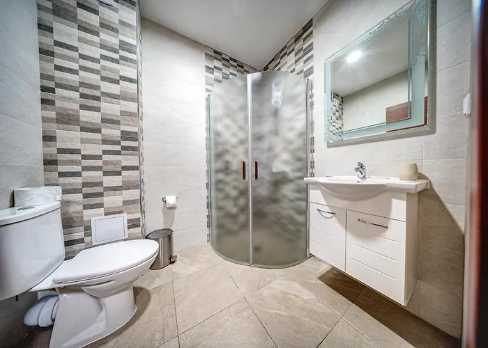 Valemo House Hotel *